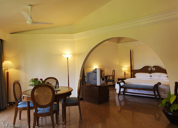 Holiday Inn Beach Hotel Goa